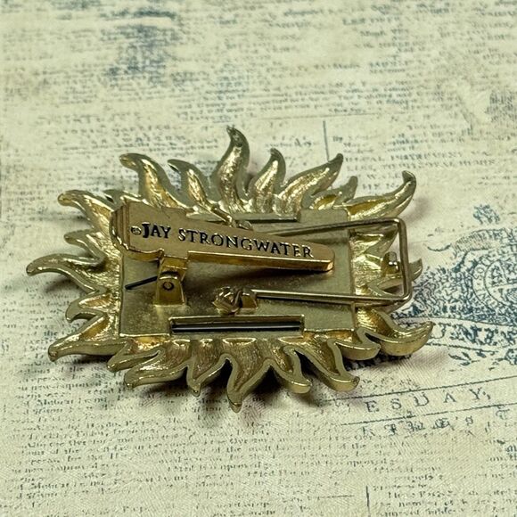 Jay Strongwater Photo Frame 2" Neiman Marcus Sunburst Easel Clip Pin Miniature - Picture 4 of 5